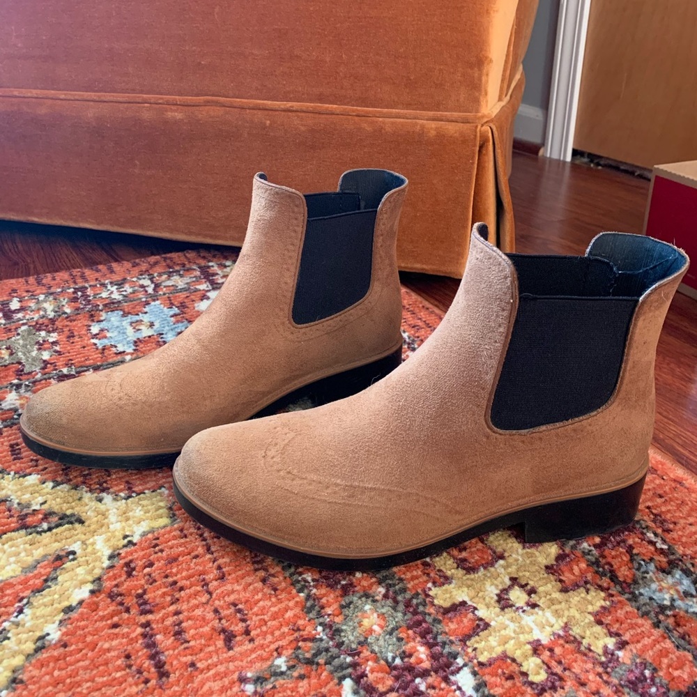 Chelsea boots